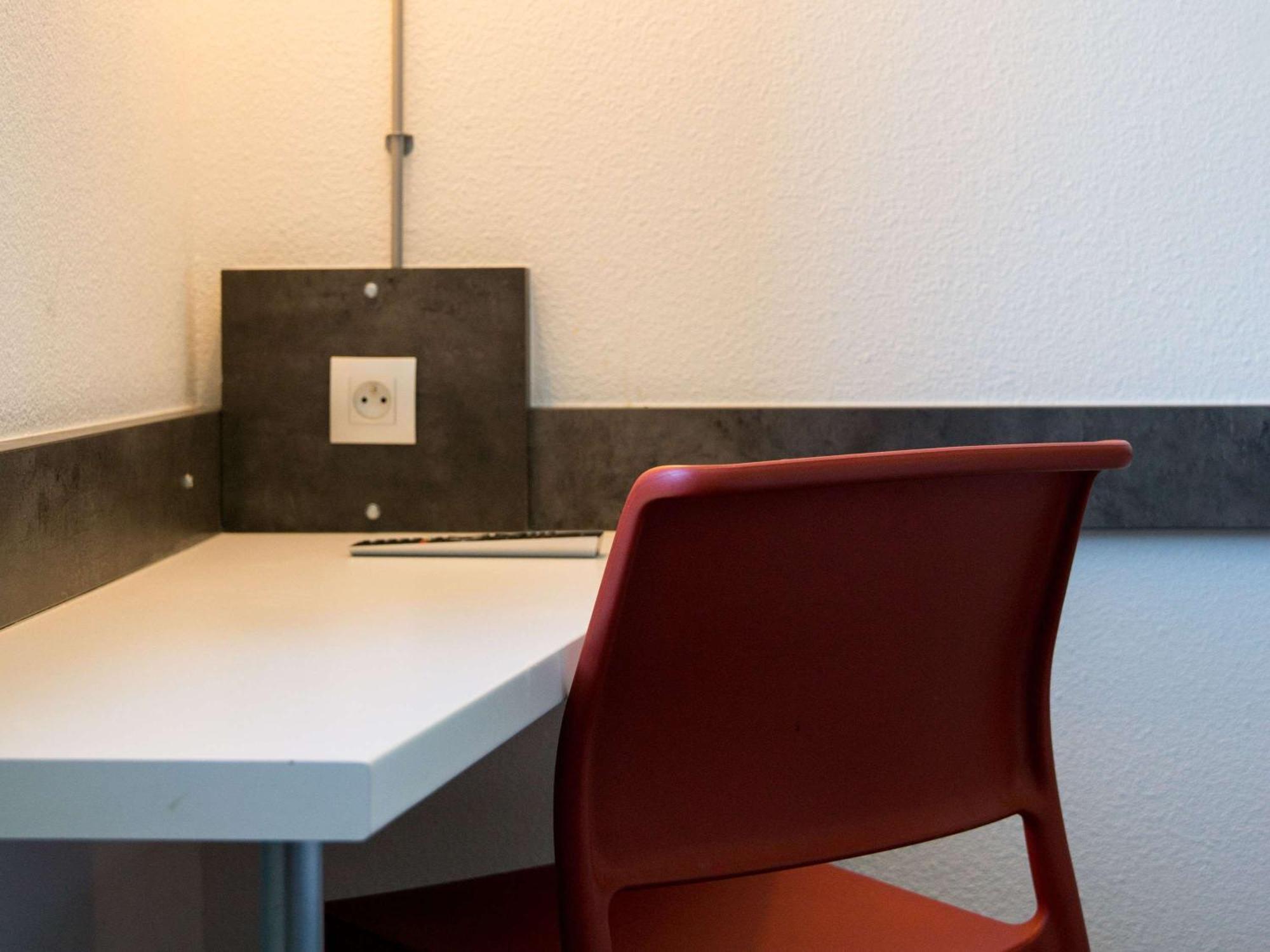 Ibis Budget Archamps Porte De Geneve Exteriér fotografie